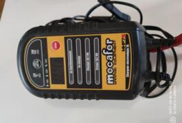 Location outil Chargeur de batterie Électrique Mecafer près de Trans-en-Provence