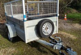 Location outil Remorque Moins de 750kg près de Montauban