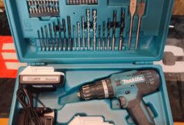 Location outil Visseuse Sans-fil Makita près de Fretigney-et-Velloreille