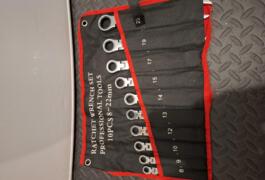 Location outil Clé à douille Coffret près de Juziers