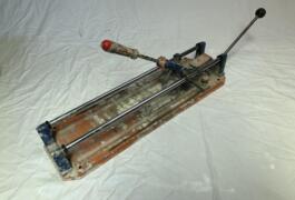 Location outil Carrelette près de Veyre-Monton