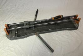 Location outil Carrelette 60 Magnusson près de Veyre-Monton