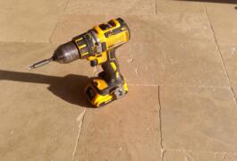 Location outil Perceuse Sans-fil Dewalt près de Abbaretz