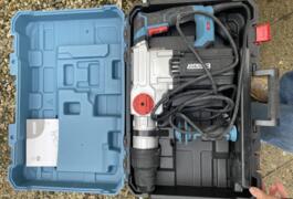 Location outil Burineur perforateur Électrique Erbauer près de Vélizy-Villacoublay