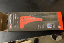 Location outil Pince à rivet Facom près de Balma