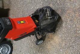 Location outil Broyeur de végetaux Électrique Scheppach près de Chaux