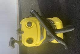 Location outil Aspirateur eau poussière Électrique Karcher près de Saint-Brieuc