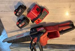 Location outil Tronçonneuse Sans-fil Milwaukee près de Le Barroux