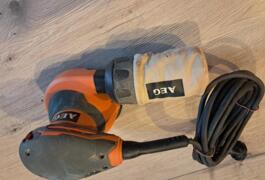 Location outil Ponceuse Électrique Aeg près de Le Barroux