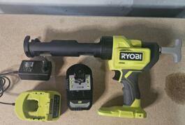 Location outil Pistolet silicone Ryobi près de Paudy