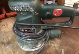 Location outil Ponceuse Électrique Makita près de Nieul-sur-Mer