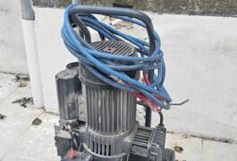 Location outil Compresseur Électrique près de Paudy