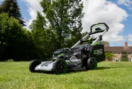 Location outil Tondeuse Électrique Iseki près de Le Mérévillois