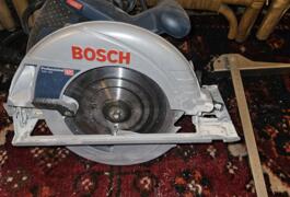 Location outil Scie circulaire Électrique Bosch pro près de Torreilles