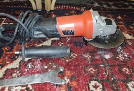 Location outil Meuleuse Électrique Milwaukee près de Torreilles