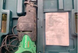 Location outil Scie sabre Électrique Hitachi près de Fondettes