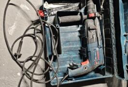 Location outil Burineur perforateur Électrique Bosch pro près de Tignieu-Jameyzieu