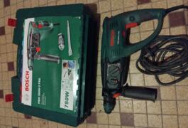 Location outil Burineur perforateur Électrique Bosch près de Villepot