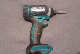 Location outil Visseuse Sans-fil Makita près de Saint-Gelais