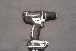 Location outil Perceuse Sans-fil Makita près de Saint-Gelais