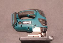 Location outil Scie sauteuse Sans-fil Makita près de Saint-Gelais