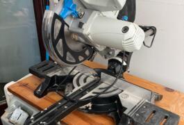 Location outil Scie à onglet Électrique Mac allister près de Joué-lès-Tours