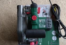 Location outil Scie circulaire Électrique Parkside près de Pont-Péan