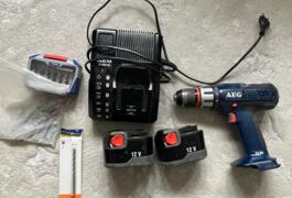 Location outil Perceuse Sans-fil Aeg près de Neuilly-sur-Seine