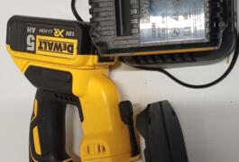 Location outil Scie sauteuse Sans-fil Dewalt près de Thil