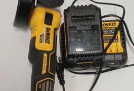 Location outil Meuleuse Sans-fil Dewalt près de Thil