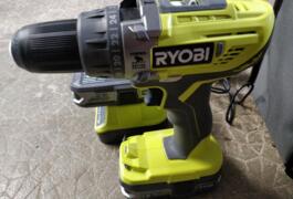 Location outil Perceuse Électrique Ryobi près de Saint-Julien-du-Sault