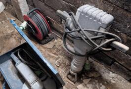 Location outil Marteau piqueur Thermique Bosch près de Vauchassis