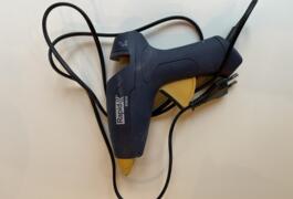 Location outil Pistolet à colle Divers près de Louveciennes