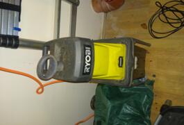 Location outil Broyeur de végetaux Électrique Ryobi près de Eschau