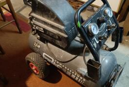 Location outil Compresseur Électrique près de Guipry-Messac