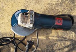 Location outil Meuleuse Électrique Bosch près de Montauban