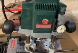 Location outil Défonceuse à bois Électrique Metabo près de Montaud