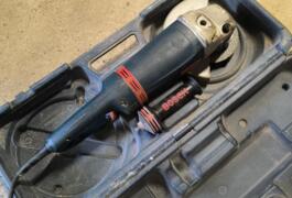 Location outil Meuleuse Électrique Bosch près de Feugères