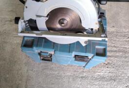 Location outil Scie circulaire Électrique Makita près de Feugères