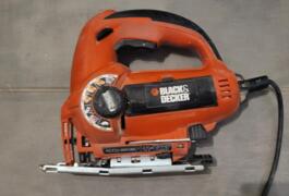 Location outil Scie sauteuse Filaire Black et decker près de Labarthe-sur-Lèze