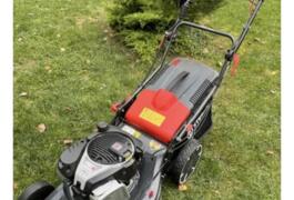 Location outil Tondeuse Thermique près de Aujargues