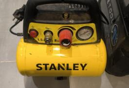 Location outil Compresseur Électrique Stanley près de Feugères