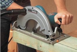 Location outil Scie circulaire Électrique Makita près de Baratier