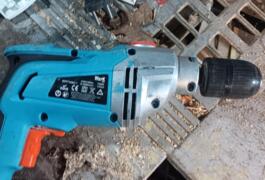 Location outil Perceuse Électrique près de Dirac