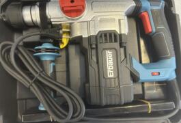Location outil Burineur perforateur Électrique Erbauer près de Chaillevette