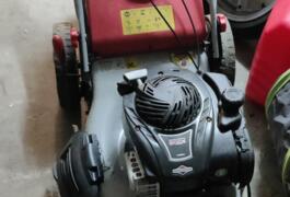 Location outil Tondeuse Thermique Sterwins près de Orcines