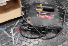 Location outil Scie sauteuse Filaire près de Orcines