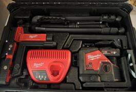 Location outil Niveau laser Milwaukee près de Lansargues