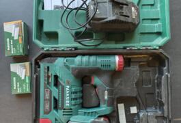 Location outil Cloueur Électrique Parkside près de Laval-sur-Vologne