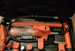 Location outil Cric Hydraulique près de Trévoux